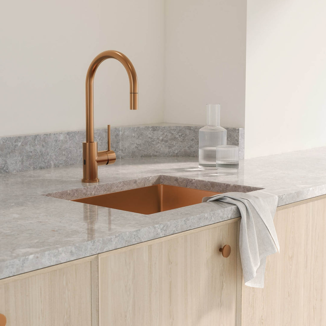Elysian Sensor Commercial Pull-Out Sink Mixer