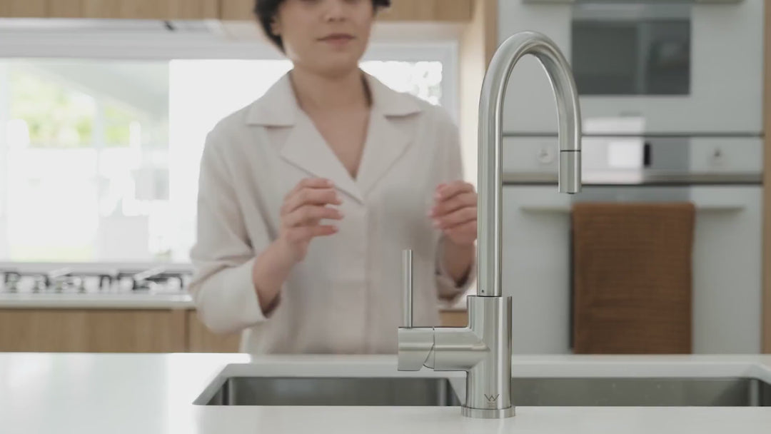 Elysian Sensor Commercial Pull-Out Sink Mixer