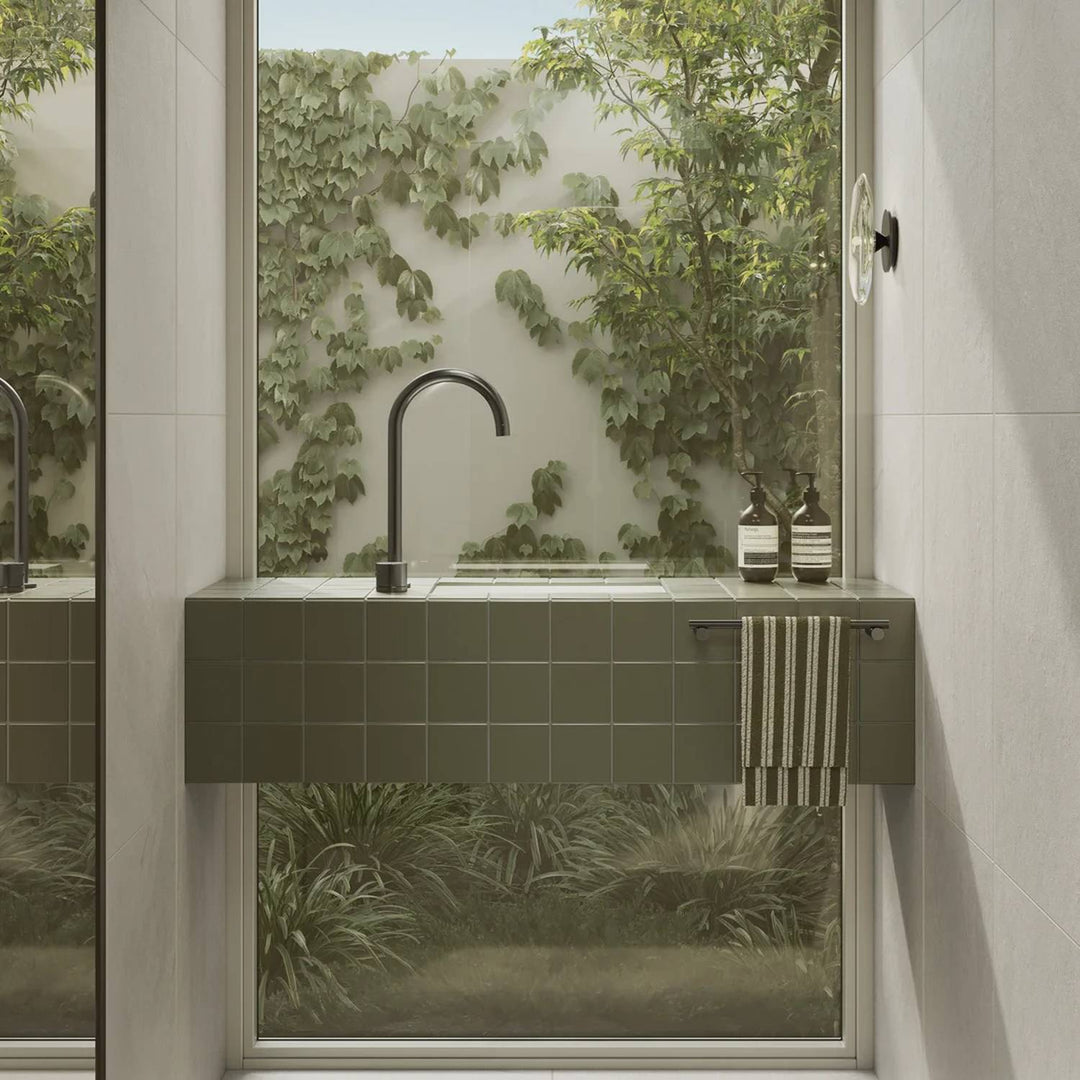 Sola Hand Towel Holder