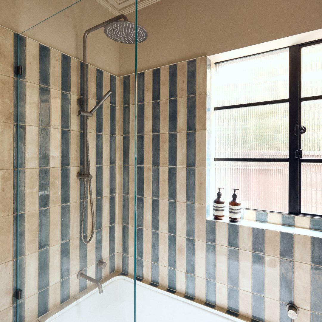 Sola Shower Rail Set